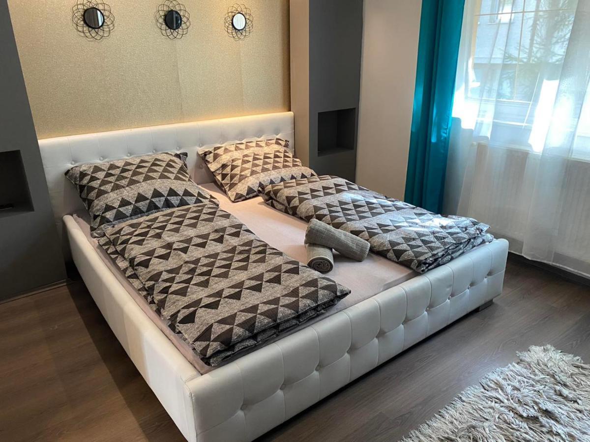 Gabrielle2 Apartman Debrecen Buitenkant foto