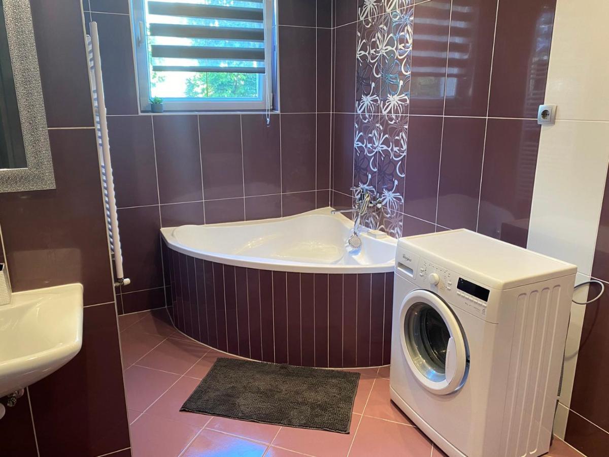 Gabrielle2 Apartman Debrecen Buitenkant foto