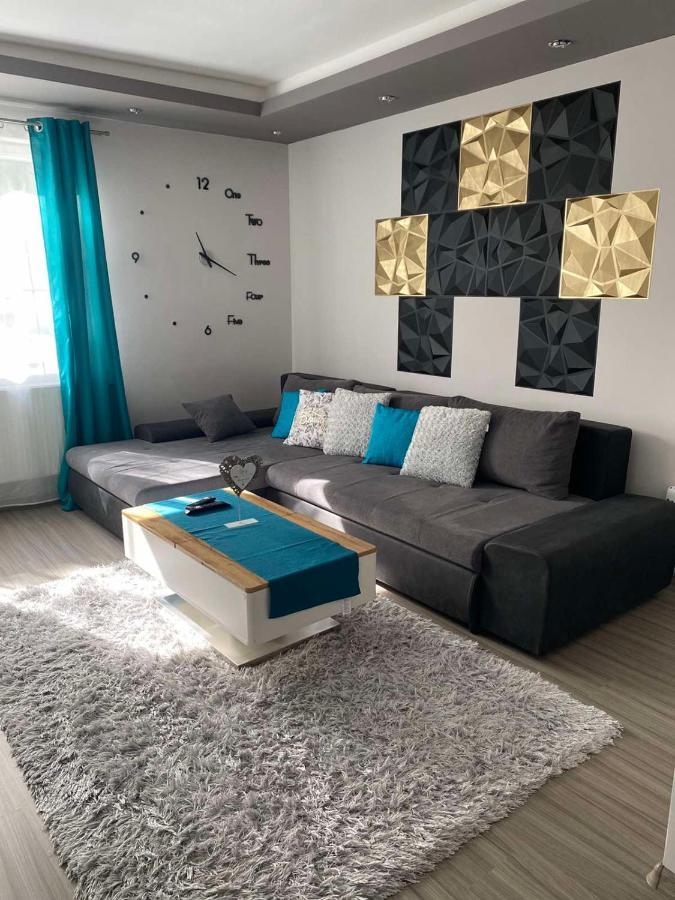 Gabrielle2 Apartman Debrecen Buitenkant foto